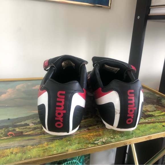 Umbro Porto Outdoor Soccer Cleats - Picture 9 of 9